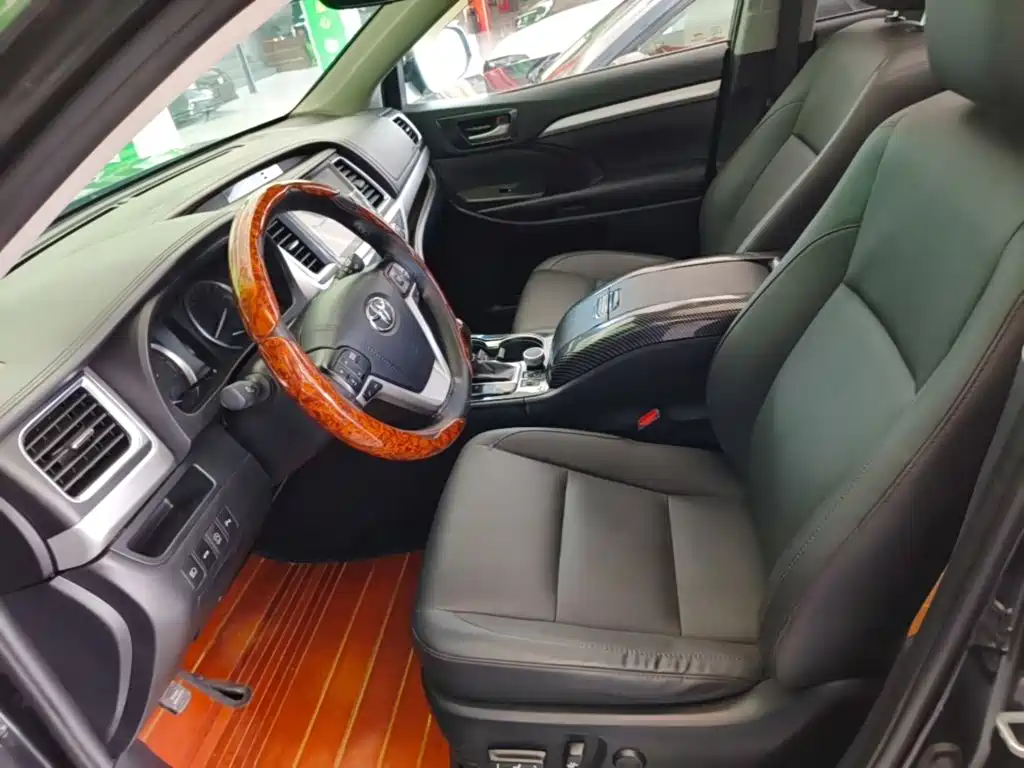 Toyota Highlander 2020 — фото 15