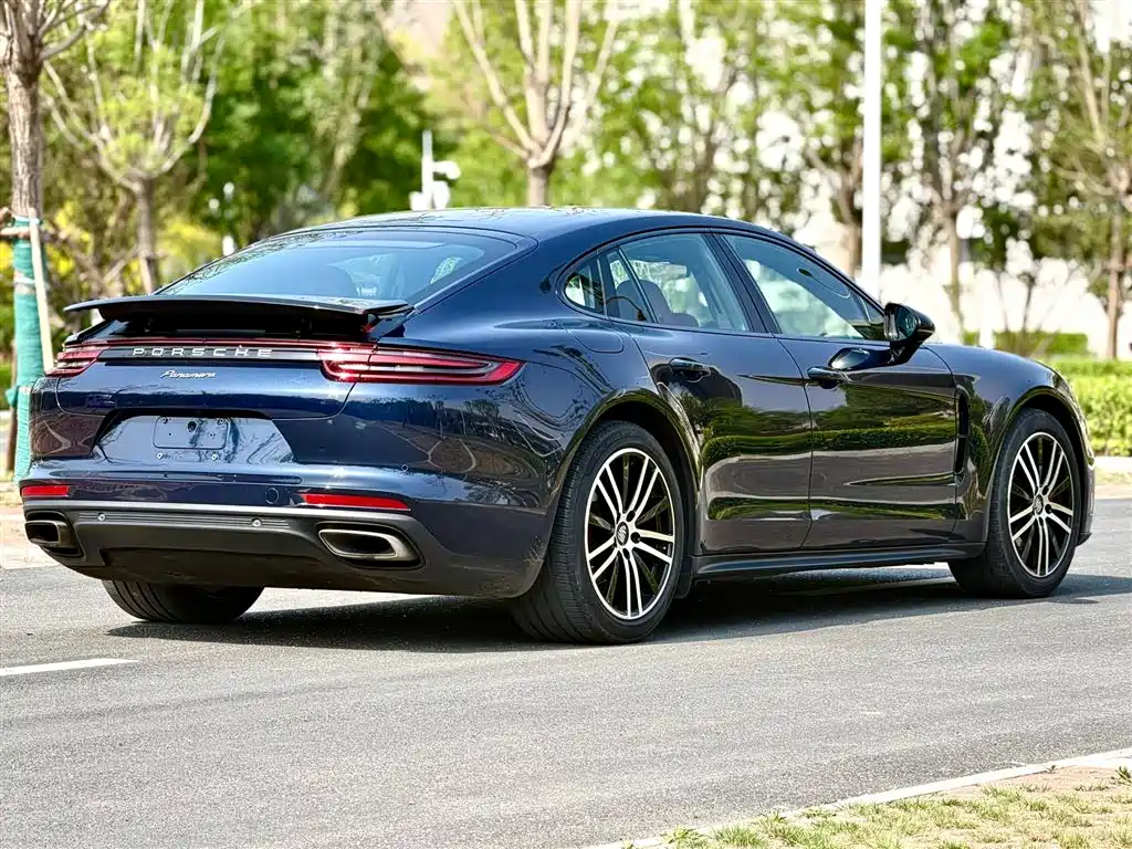 Porsche Panamera 2017 — фото 7