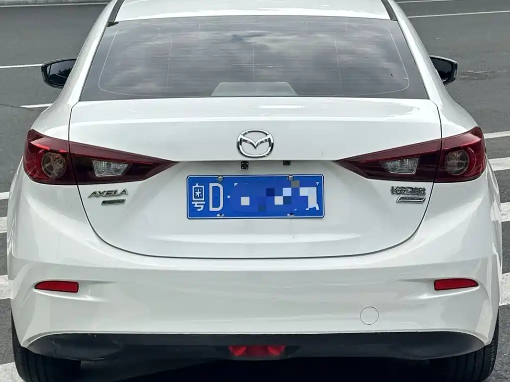 Mazda 3 Axela 2016 — фото 8