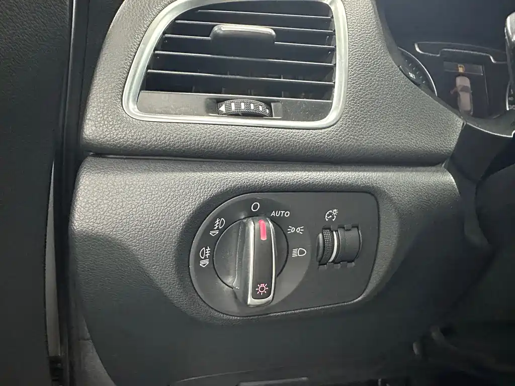 Audi Q3 2014 — фото 18