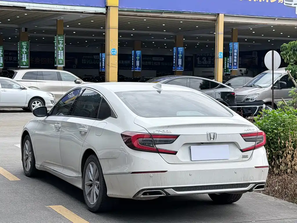 Honda Accord 2023 — фото 13