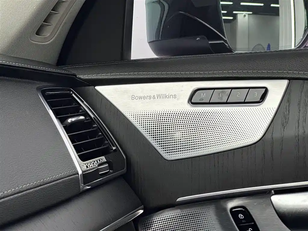 Volvo XC90 2020 — фото 16