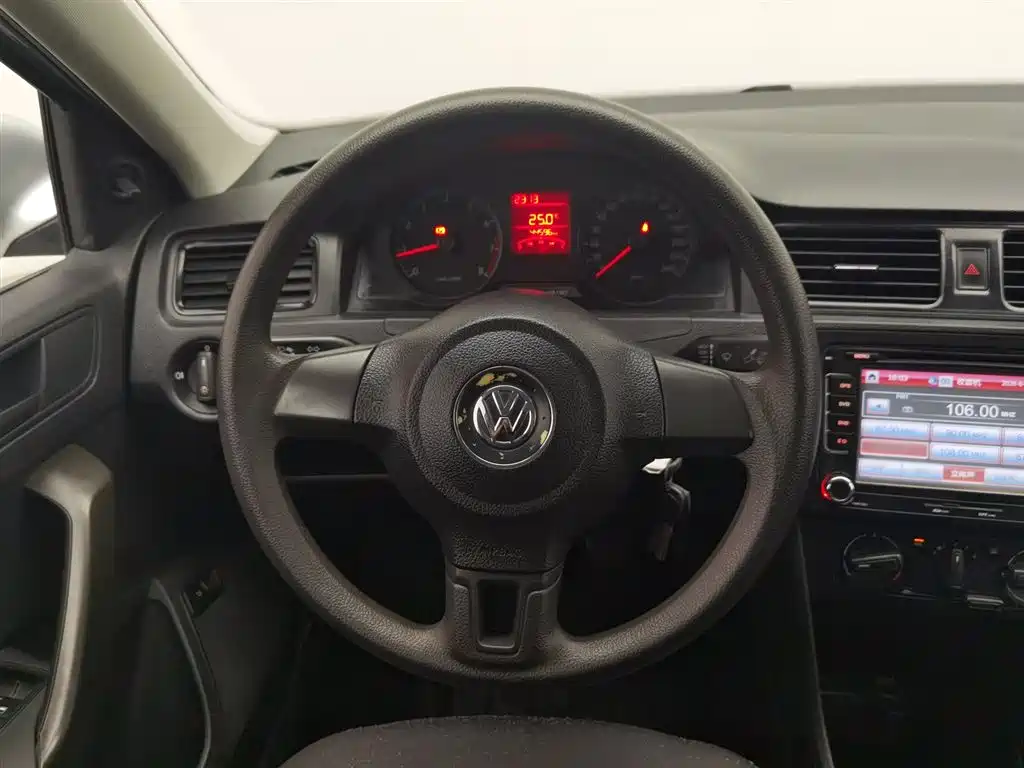 Volkswagen Santana 2015 — фото 11