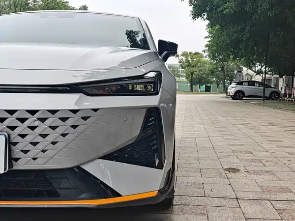 Changan UNI-V 2024