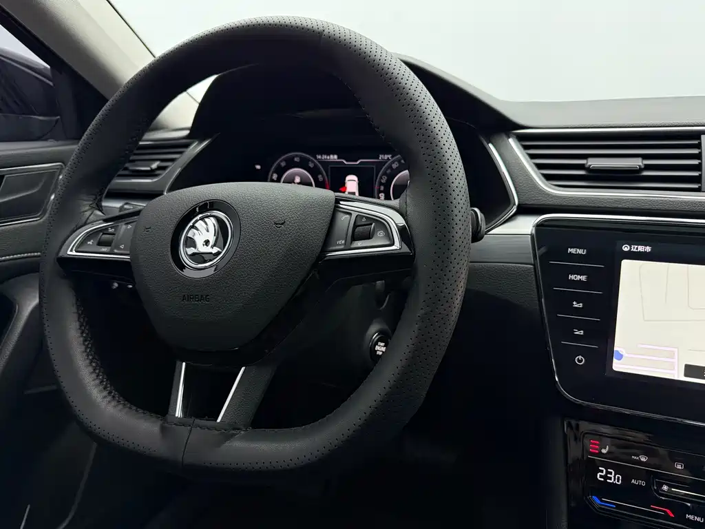 Skoda Superb 2023 — фото 16