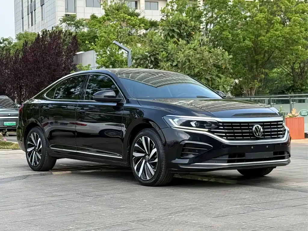 Volkswagen Passat 2022 — фото 3