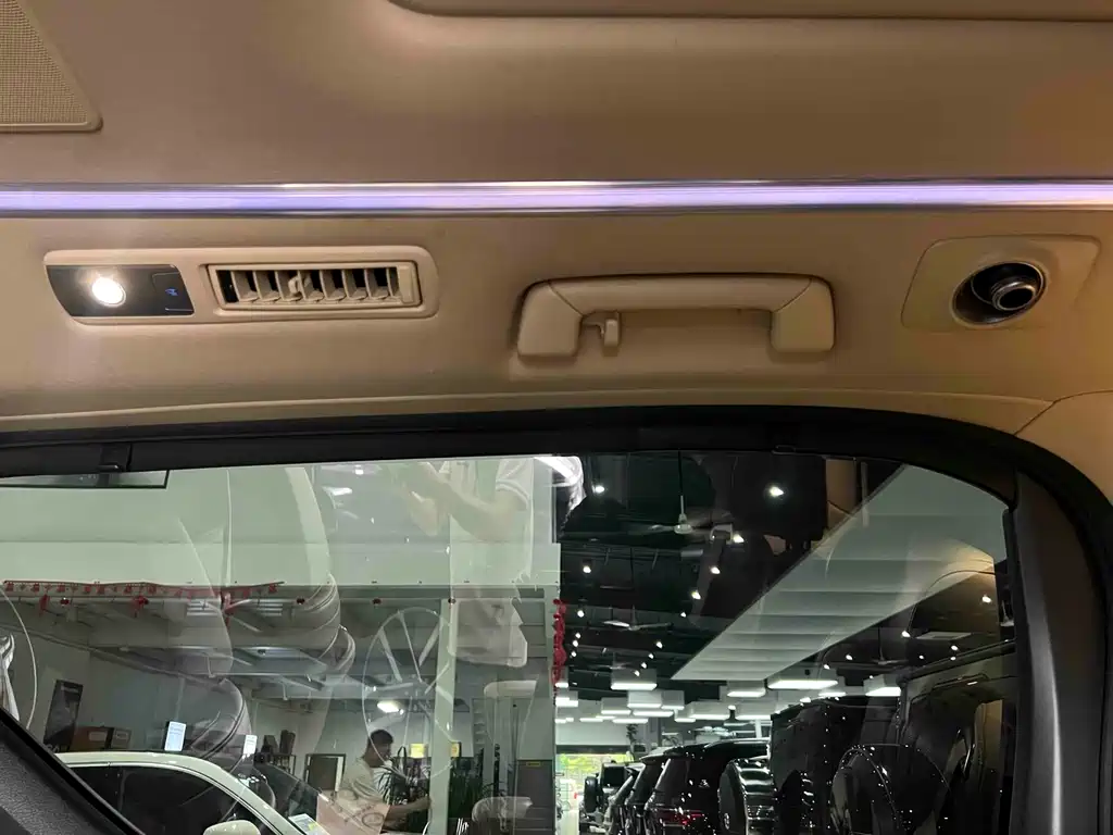 Toyota Alphard 2018 — фото 29