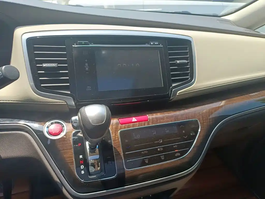 Honda Odyssey 2017 — фото 13