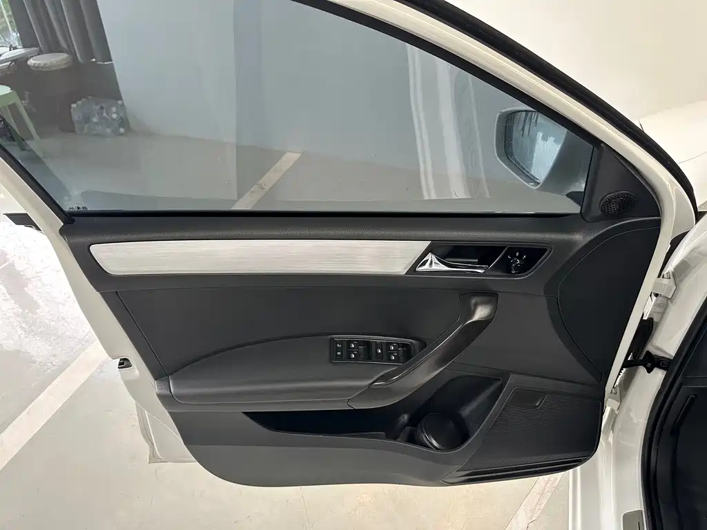Skoda Rapid Spaceback 2016 — фото 23