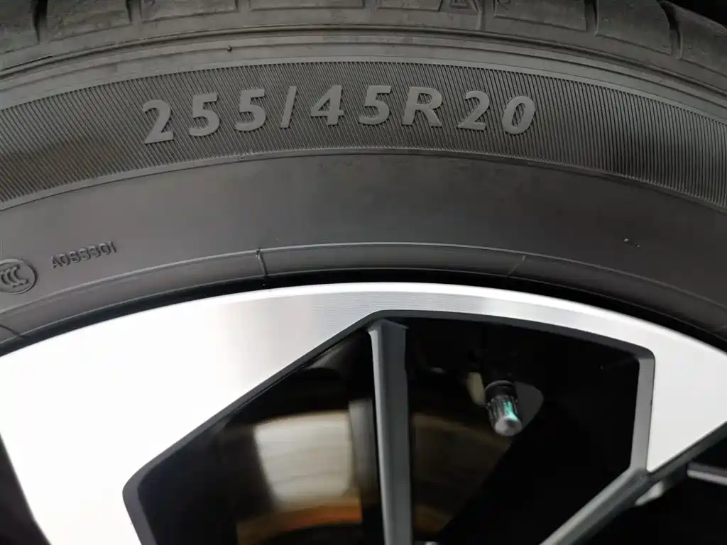 Mitsubishi Outlander 2023 — фото 24