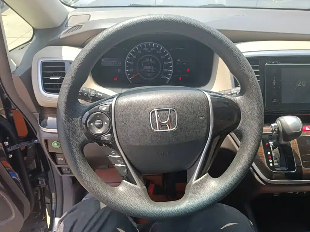Honda Odyssey 2017 — фото 11