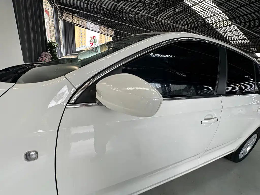 Skoda Rapid Spaceback 2016 — фото 20