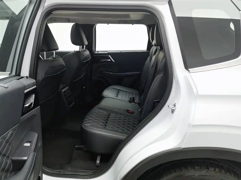 Mitsubishi Outlander 2023 — фото 15