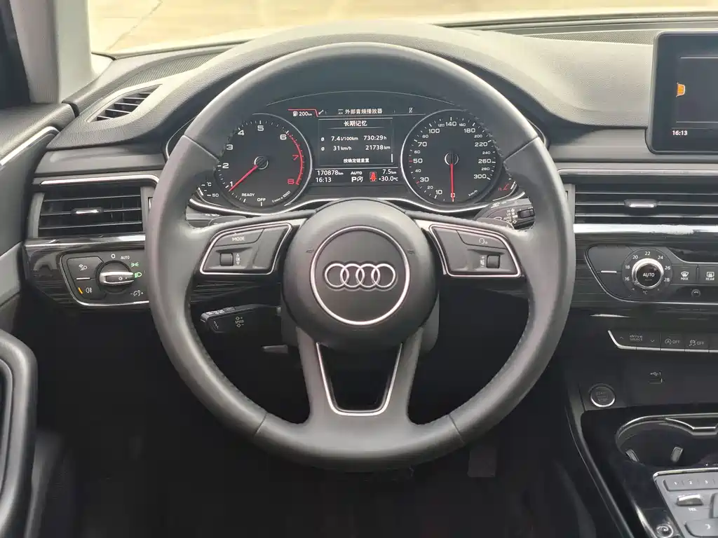 Audi A4L 2019 — фото 22