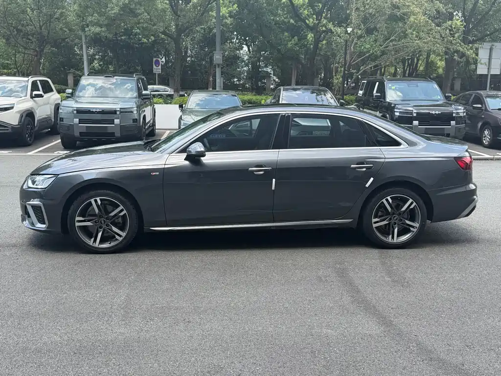 Audi A4L 2023