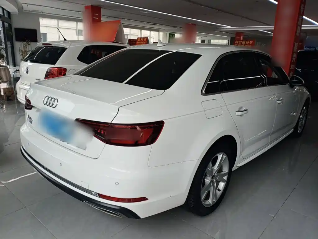 Audi A4L 2019