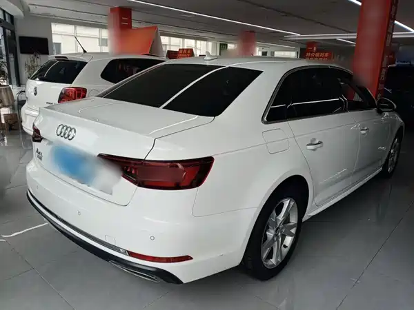 Audi A4L 2019
