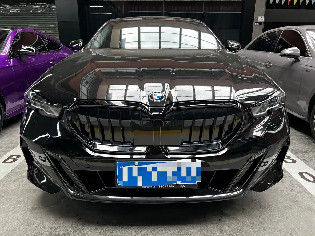 BMW 5 Series 2025