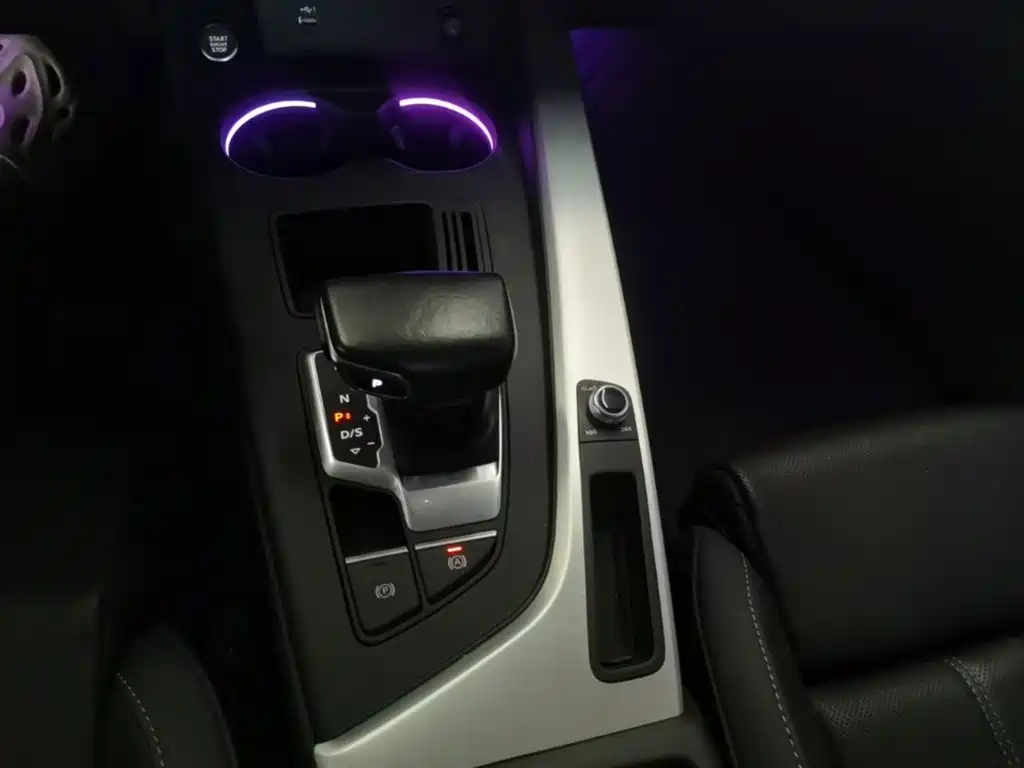 Audi A4L 2021 — фото 14