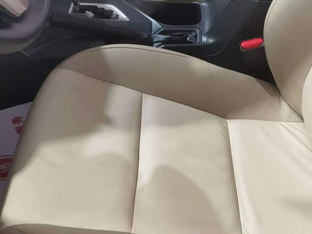 Toyota RAV4 2015 — фото 15