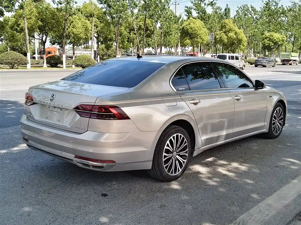 Volkswagen Phideon 2018 — фото 7