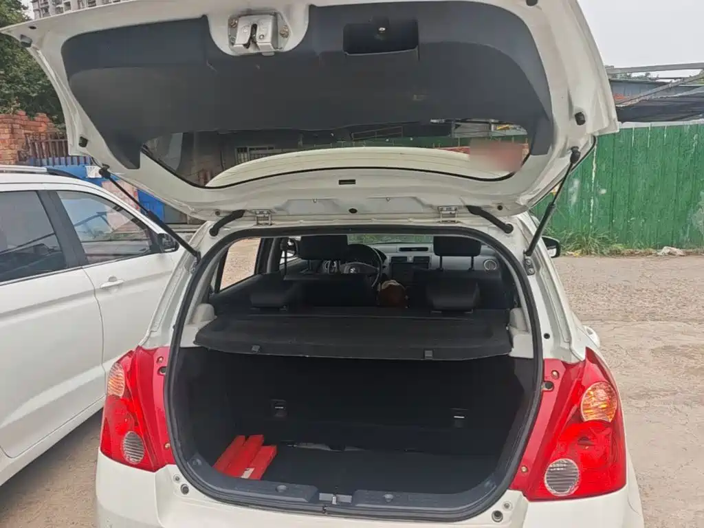 Suzuki Swift 2015 — фото 19