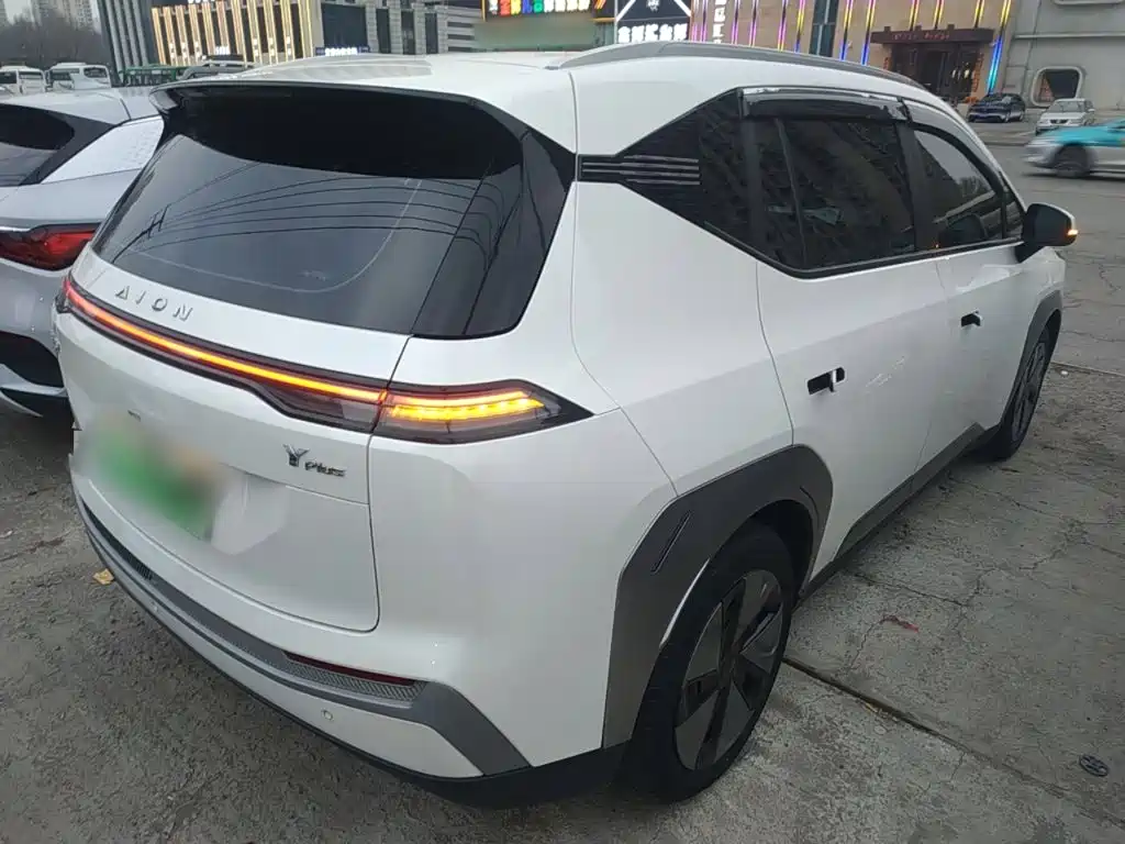 Aion Y 2024