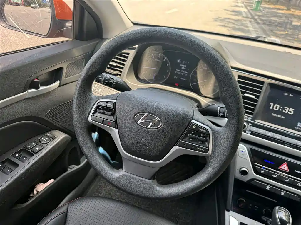 Hyundai Elantra 2016