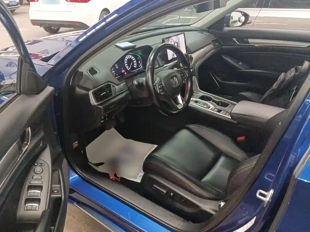 Honda Accord 2020 — фото 12