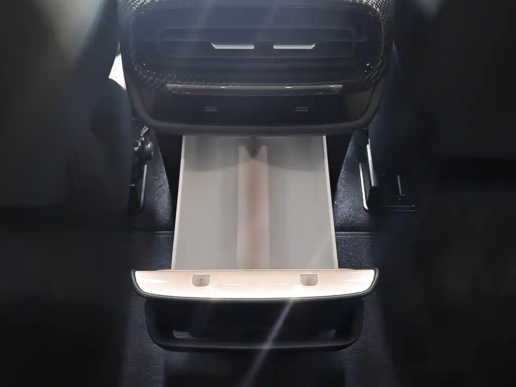 Xiaomi SU7 Ultra 2025 — фото 10