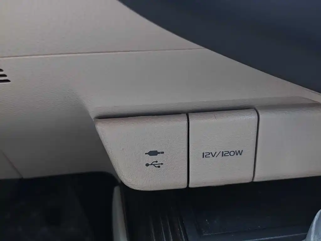 Toyota Camry 2020 — фото 18