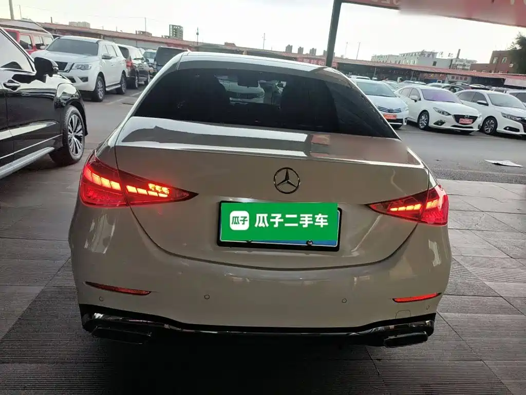 Mercedes-Benz C-Class 2024