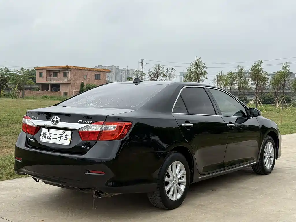 Toyota Camry 2013 — фото 8