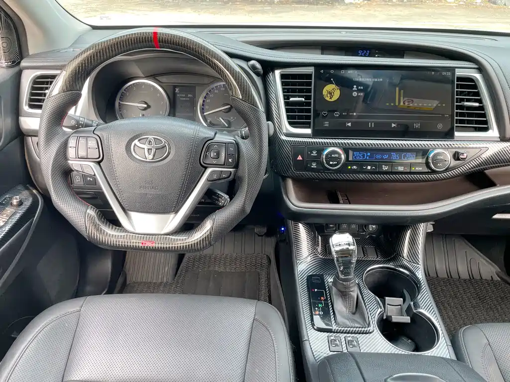 Toyota Highlander 2018 — фото 7