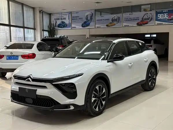 Citroën Versailles C5 X 2024