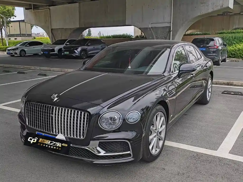 Bentley Flying Spur 2024 — фото 1