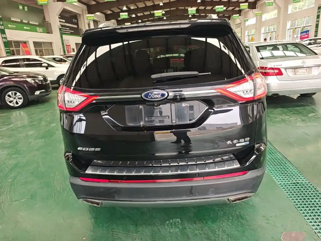 Ford Edge 2016 — фото 6
