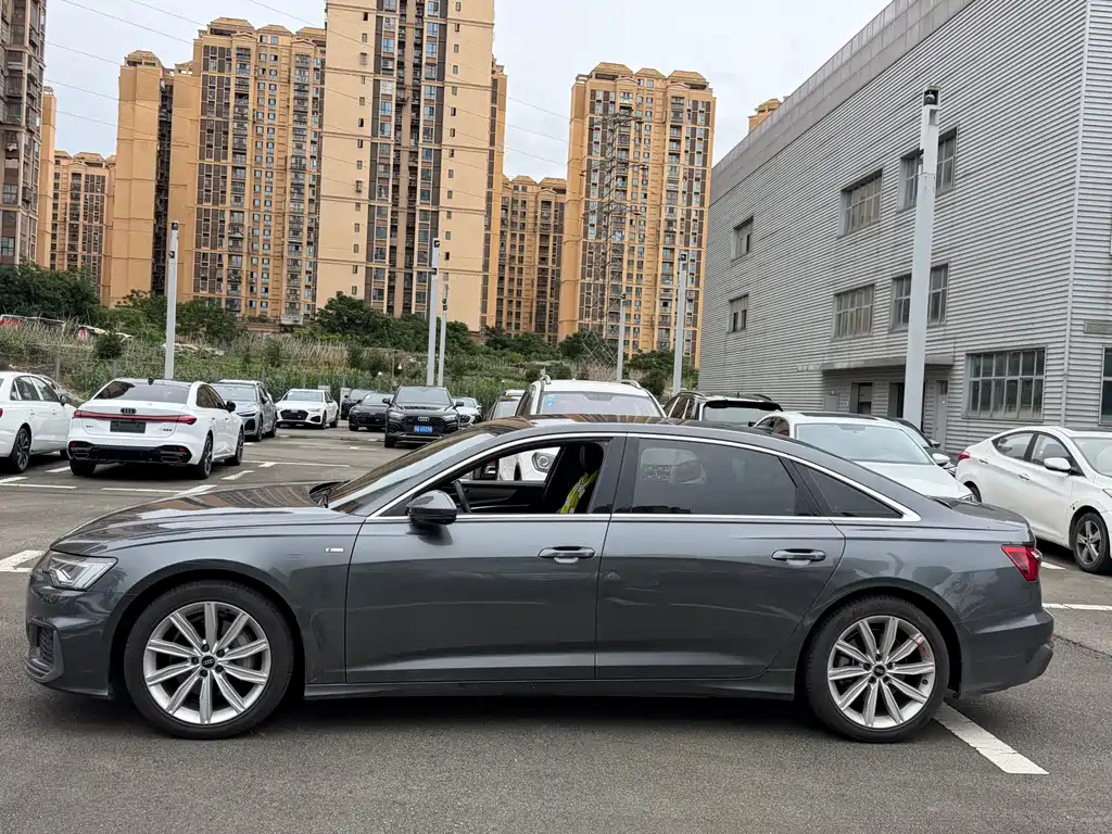 Audi A6L 2022