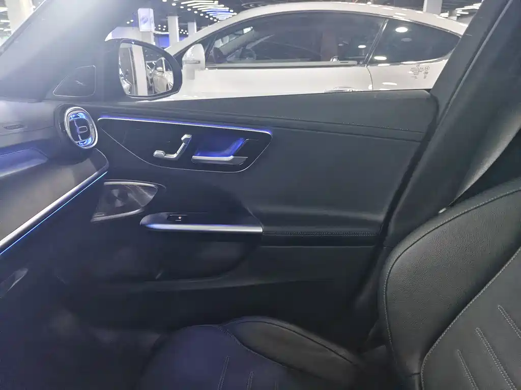 Mercedes-Benz C-Class 2023 — фото 8