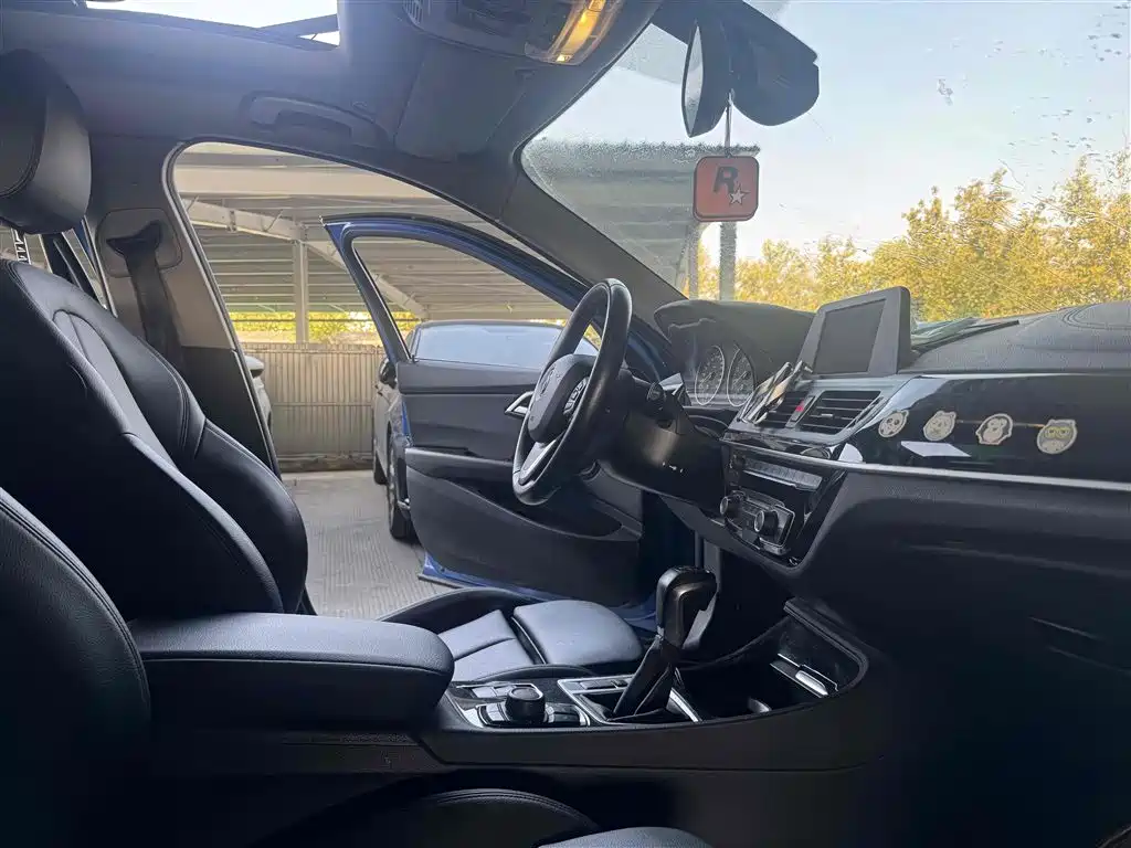 BMW 1 Series 2017 — фото 13
