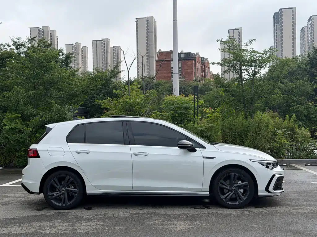 Volkswagen Golf 2021
