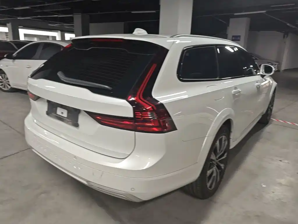 Volvo V90 2021
