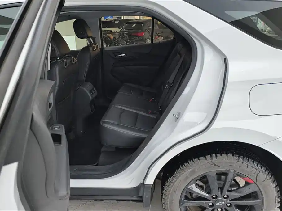 Chevrolet Equinox 2019 — фото 11