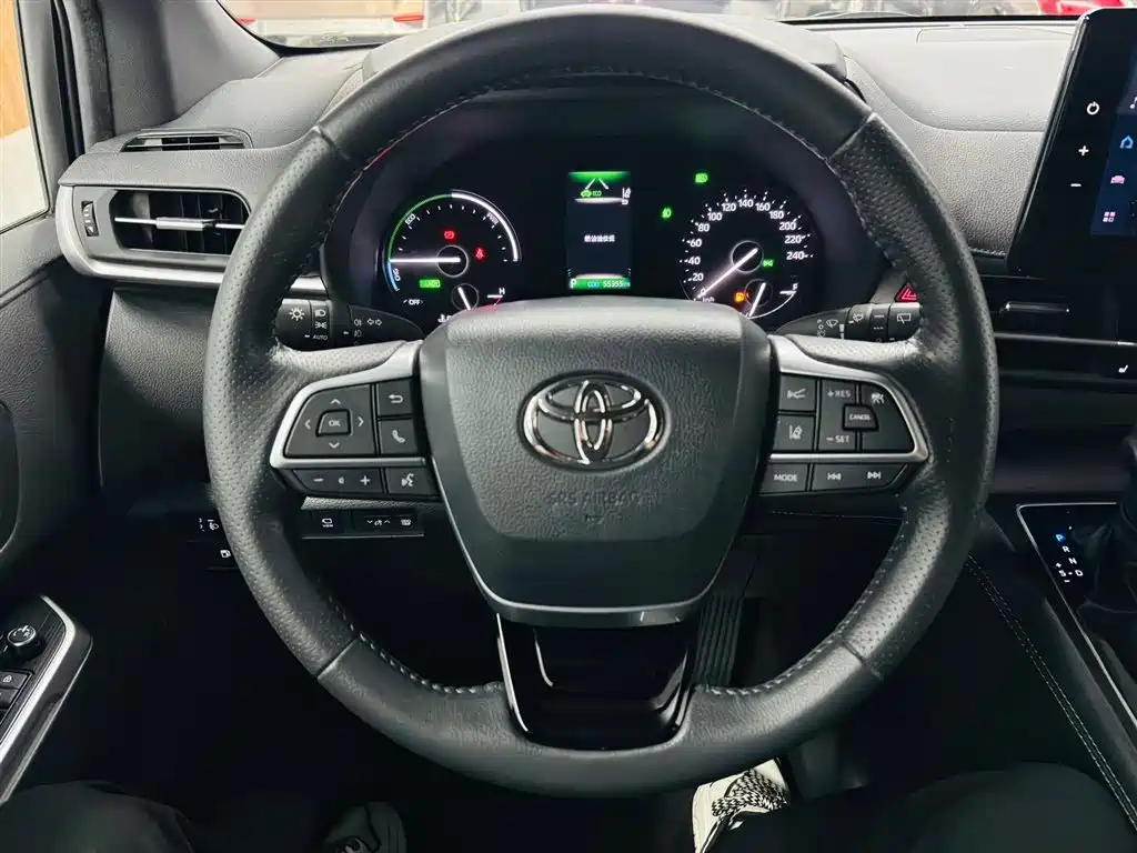 Toyota Sienna 2023 — фото 11