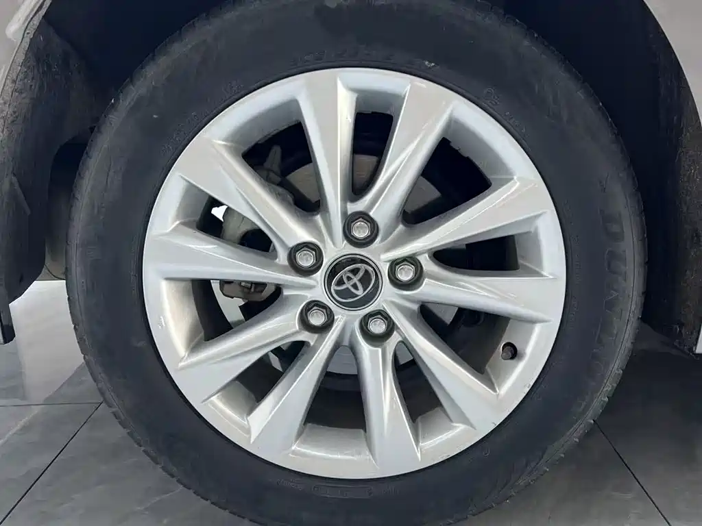 Toyota Corolla 2023 — фото 15