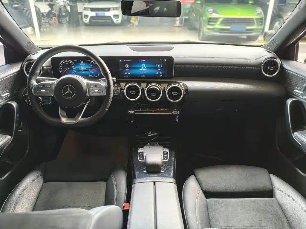 Mercedes-Benz A-Class 2019 — фото 10