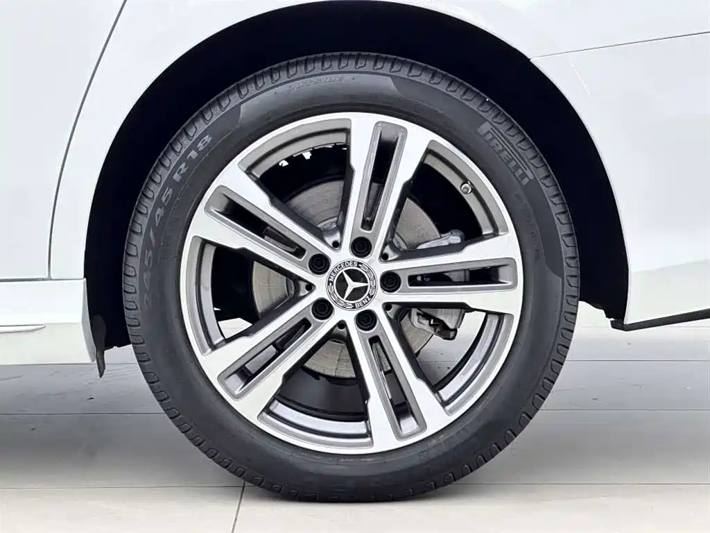 Mercedes-Benz E-Class 2022 — фото 10