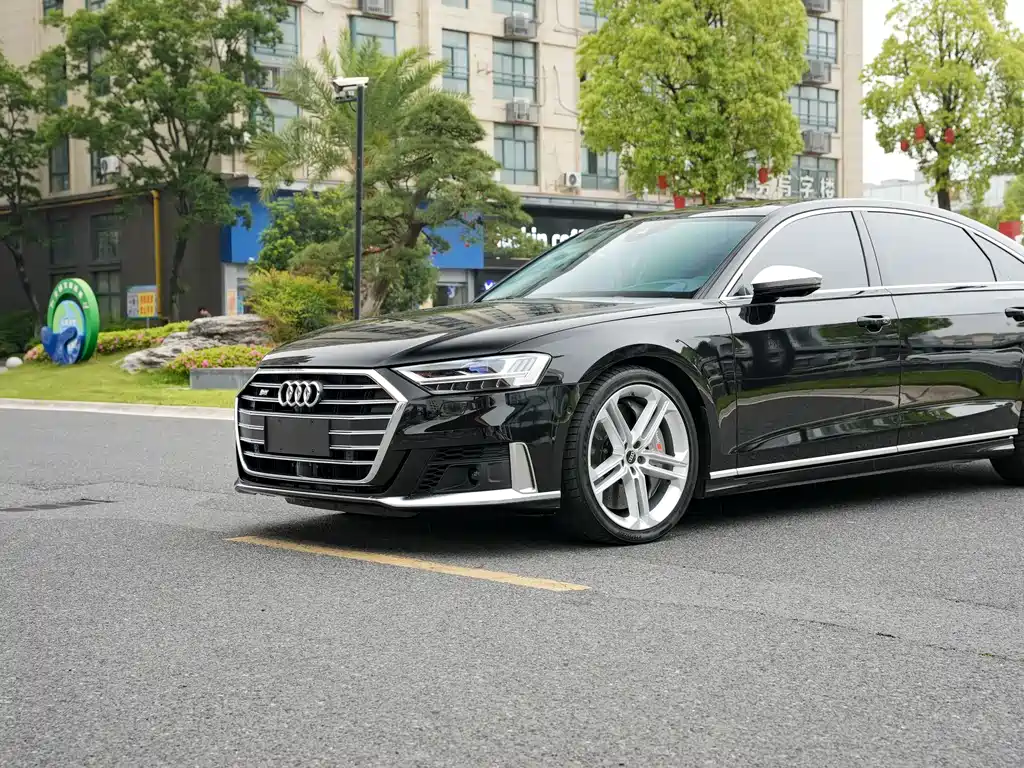 Audi S8 2022 — фото 13
