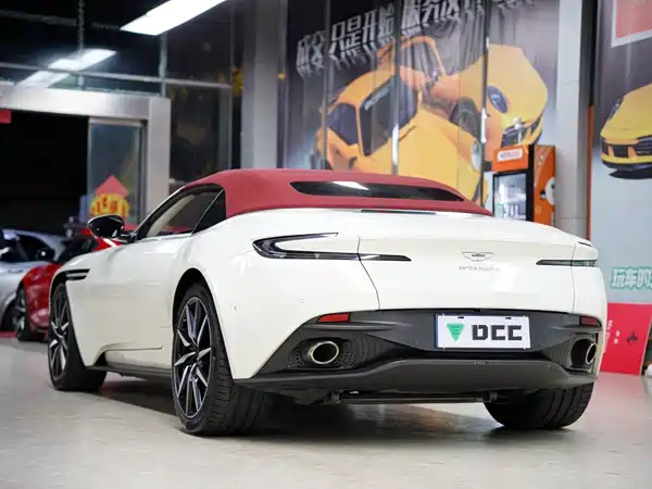 Aston Martin DB11 2020