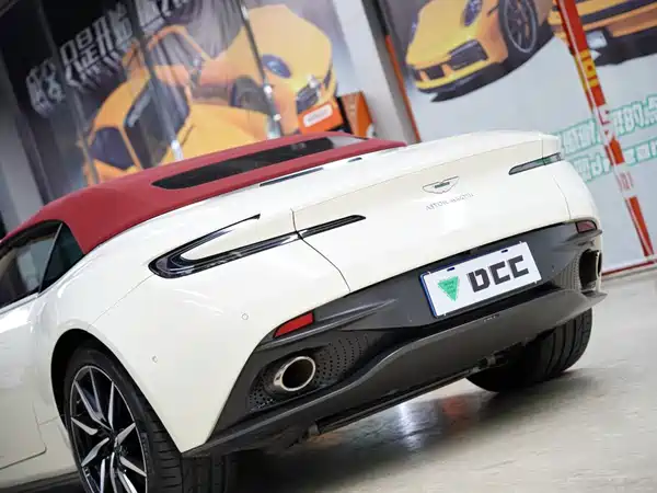 Aston Martin DB11 2020
